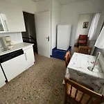 Dom wakacyjny Maison Independante Avec 6 Proche Du Tram A Lormont