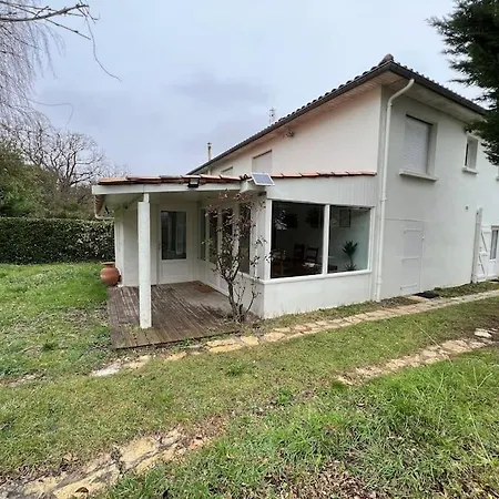 Maison Independante Avec 6 Proche Du Tram A *