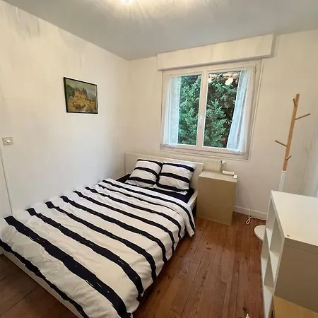 Maison Independante Avec 6 Proche Du Tram A *