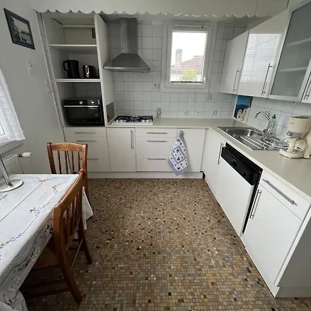 Maison Independante Avec 6 Proche Du Tram A Feriehus Lormont