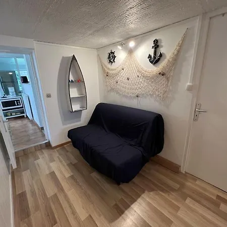 Holiday home Maison Independante Avec 6 Proche Du Tram A Lormont